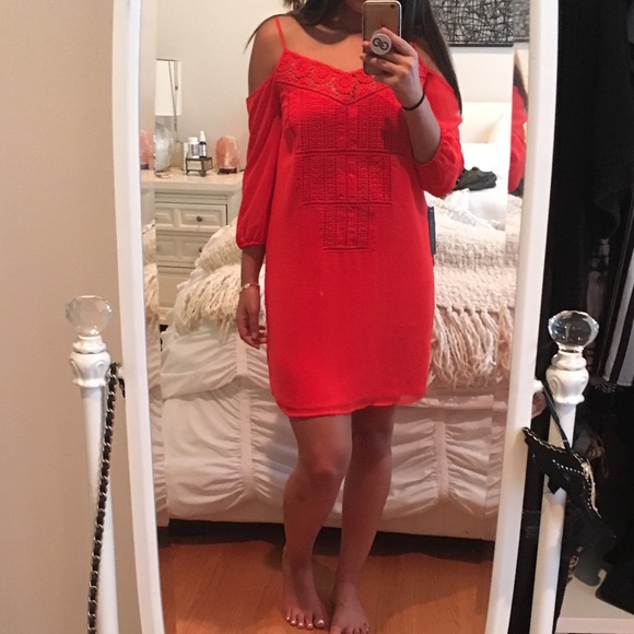 Bebe Dress - Picture 2 of 5